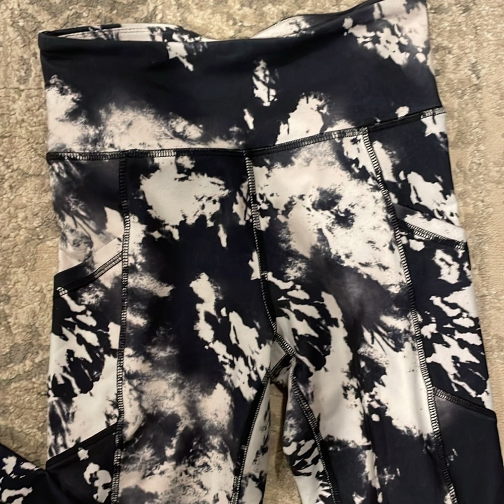 Balance Collection M Black & White Tie-dye Legging - Picture 2 of 5